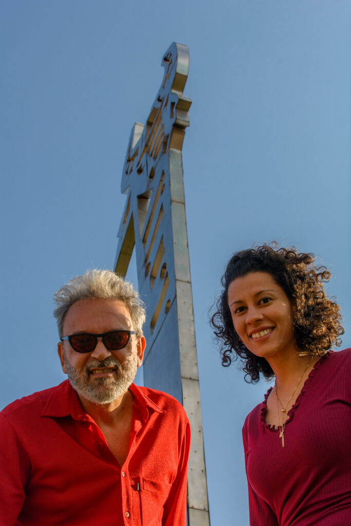 Ju Souc e Jerry Espíndola levam poesia e música pop para alunos na Capital Ju Souc e Jerry Espíndola levam poesia e música pop para alunos na Capital