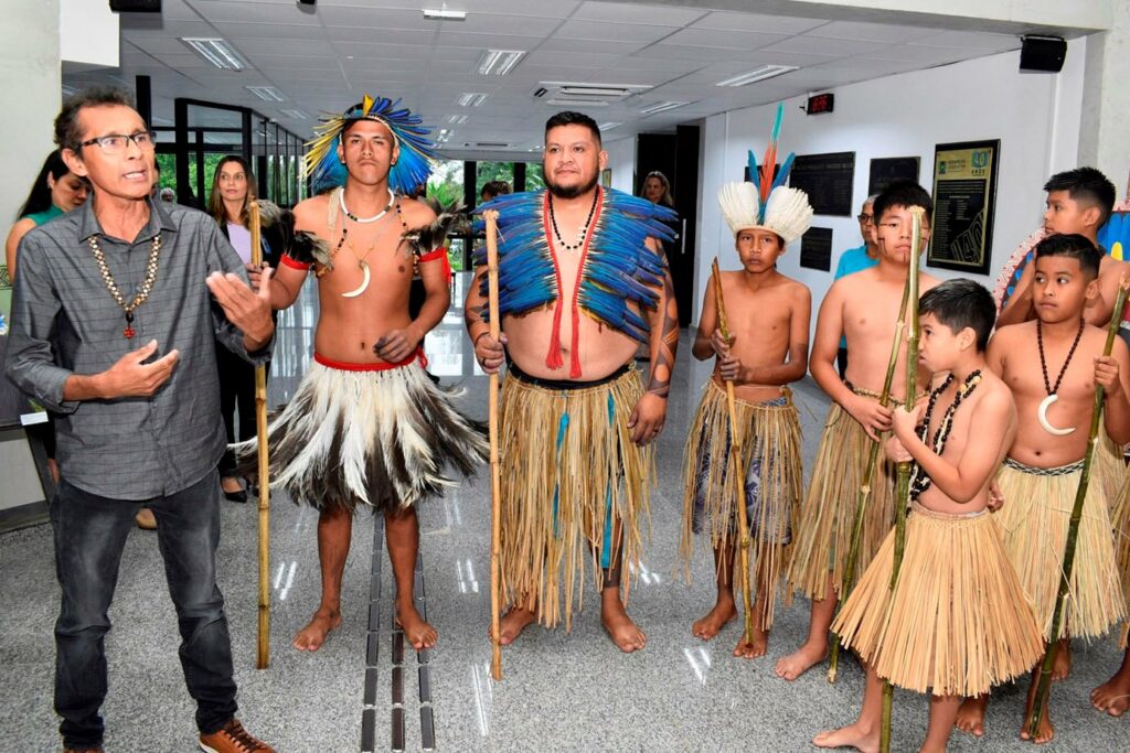 ALEMS abre exposição de arte para marcar Dia dos Povos Indígenas