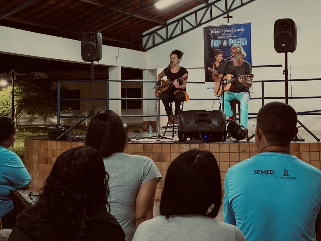 Após sucesso, show Pop & Poesia irá a mais três escolas na próxima semana
