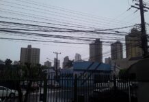 Manhã escurece cumprindo previsão de semana começando com chuvas em CG