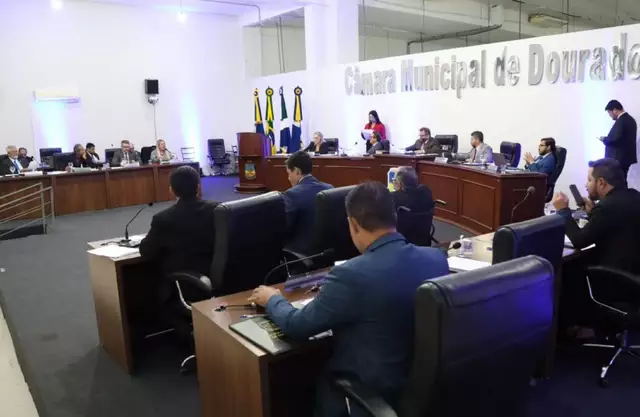 Com fechamento da janela partidária, 16 dos 29 vereadores da Capital trocam de partido