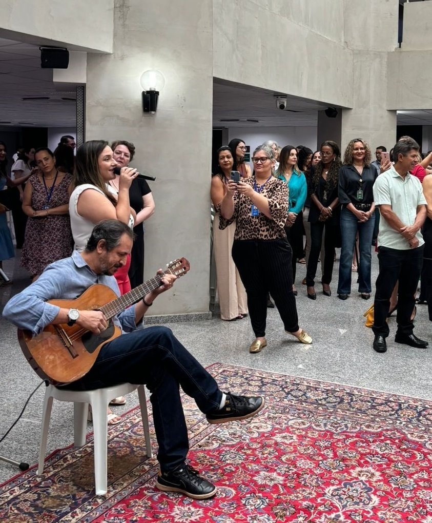 Servidoras da ALEMS recebem homenagem especial pelo Dia das Mães  