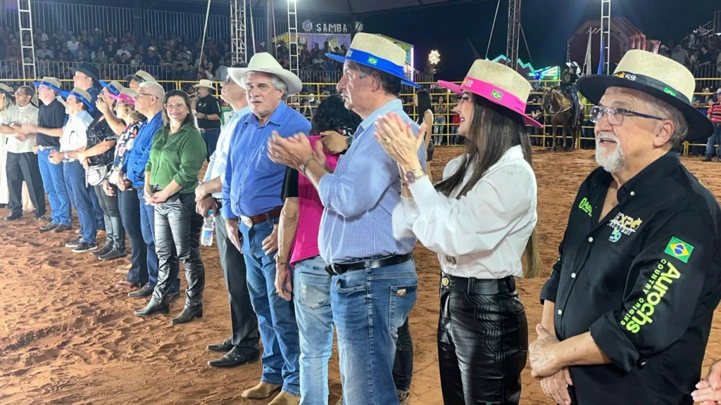 No feriado, Mara Caseiro percorre sete municípios do interior do Estado