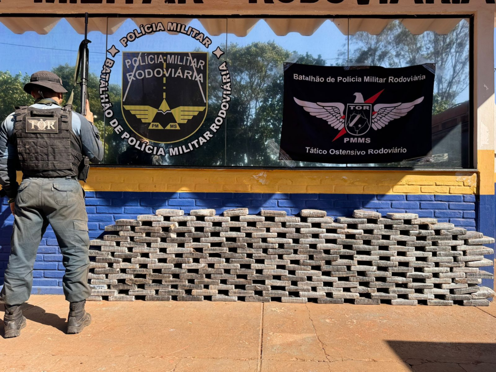 Mais de R$ 15 milhões em cocaína são apreendidos na MS-379 em Dourados Mais de R$ 15 milhões em cocaína são apreendidos na MS-379 em Dourados