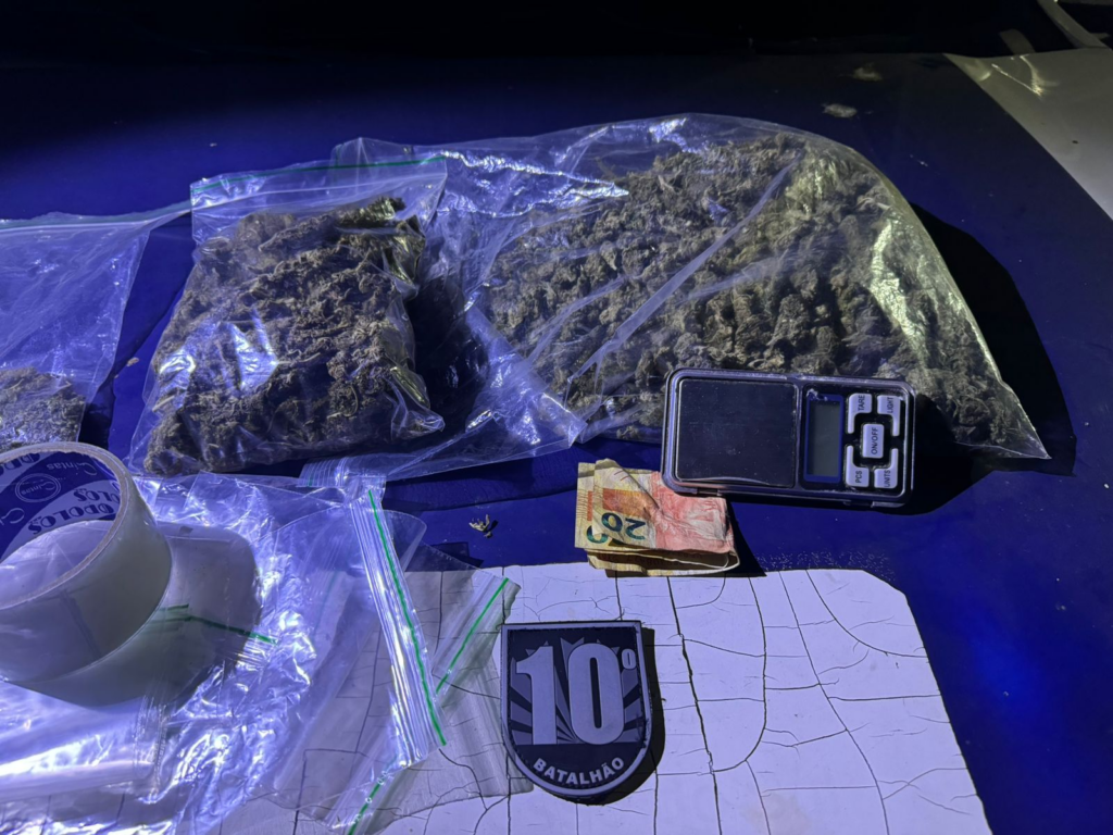 Durante perseguição, traficante tem carro atingido por tiros na Avenida Guaicurus Durante perseguição, traficante tem carro atingido por tiros na Avenida Guaicurus