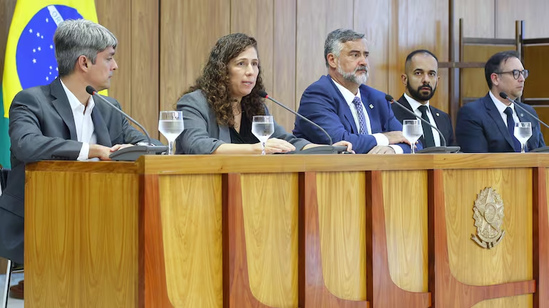 Provas do 'Enem dos Concursos' começam a ser distribuídas em mais de 220 cidades pelo país Provas do 'Enem dos Concursos' começam a ser distribuídas em mais de 220 cidades pelo país