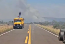 Incêndio atinge área rural de São Gabriel e aproxima de rodovia estadual
