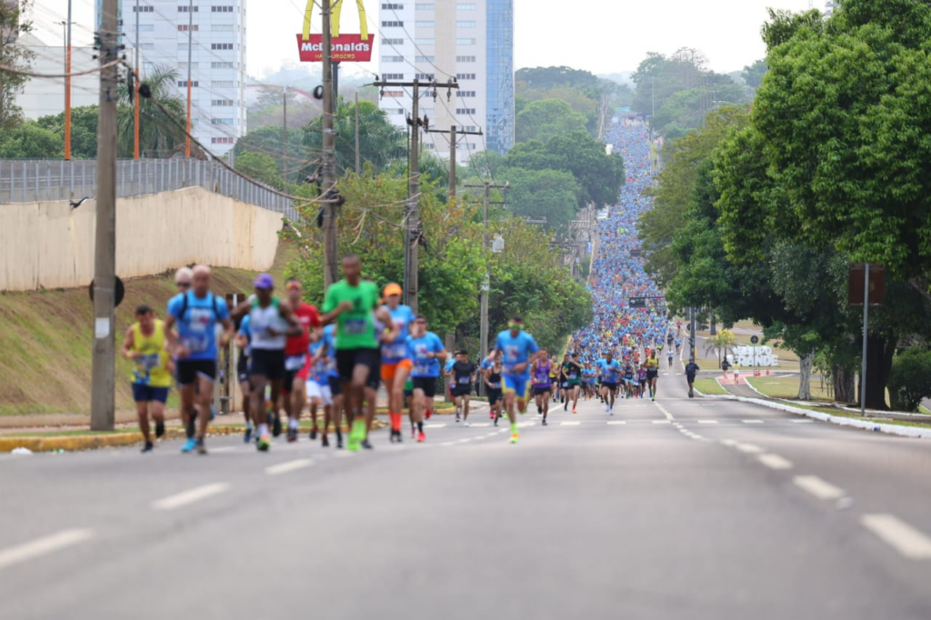 Brasileiro e queniana vencem prova dos 15km da Corrida do Pantanal Brasileiro e queniana vencem prova dos 15km da Corrida do Pantanal