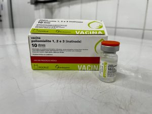 Poliomielite: MS começa a recolher doses em gota; imunização passa a ser injetável Poliomielite: MS começa a recolher doses em gota; imunização passa a ser injetável