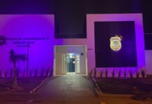 Jovem tem parte da orelha arrancada pelo marido durante briga na frente dos filhos