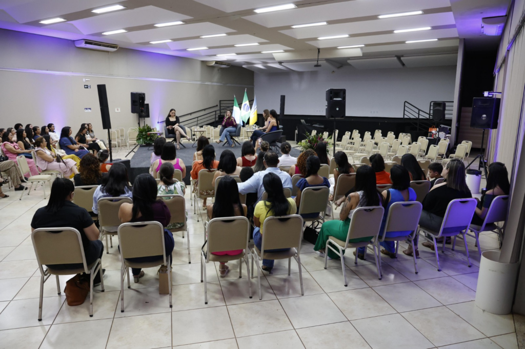 Talk-show do Sebrae/MS inspira empresárias dos segmentos de beleza, moda e bem-estar em Dourados Talk-show do Sebrae/MS inspira empresárias dos segmentos de beleza, moda e bem-estar em Dourados