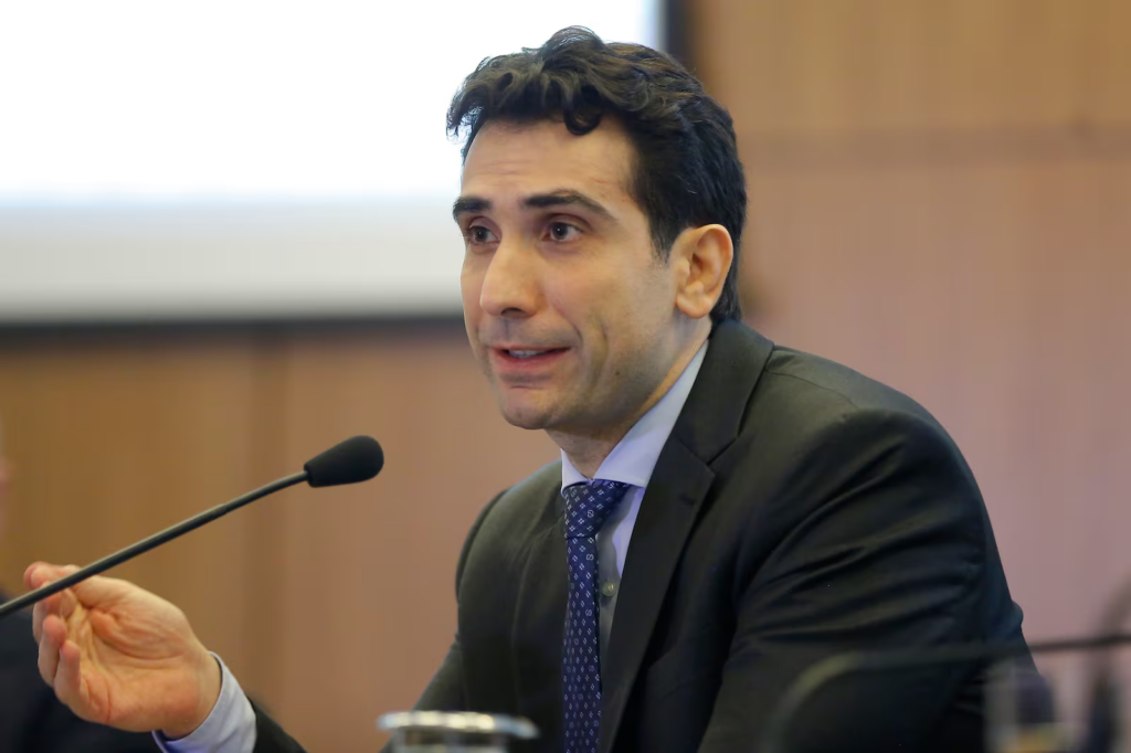 Copom decide hoje nova taxa Selic; expectativa aponta para alta de 1 ponto percentual Copom decide hoje nova taxa Selic; expectativa aponta para alta de 1 ponto percentual