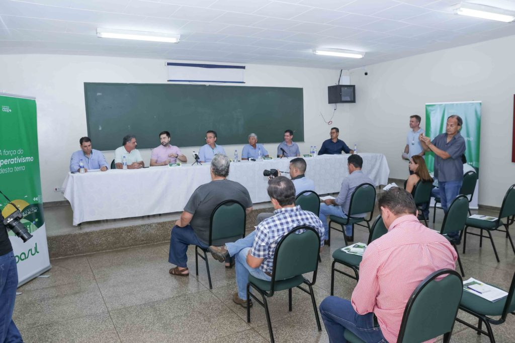 Gestão de Naviraí garante apoio à implantação de agroindústria que vai gerar 1.500 empregos Gestão de Naviraí garante apoio à implantação de agroindústria que vai gerar 1.500 empregos