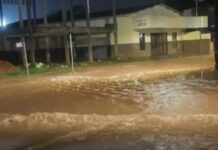 Temporal deixa bairros de Campo Grande alagados após 241 mm de chuva
