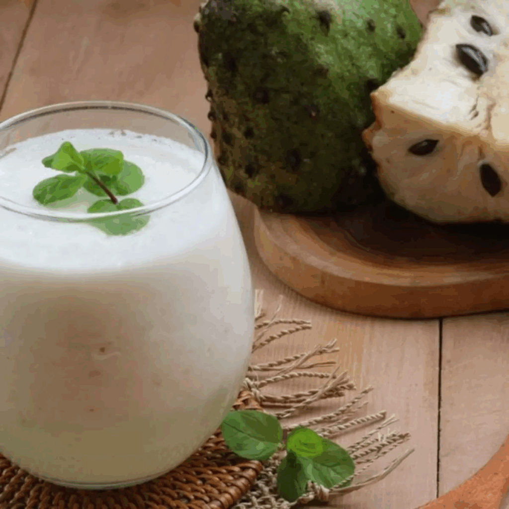Conheça os benefícios da graviola e veja três receitas para fazer com a fruta em casa Conheça os benefícios da graviola e veja três receitas para fazer com a fruta em casa