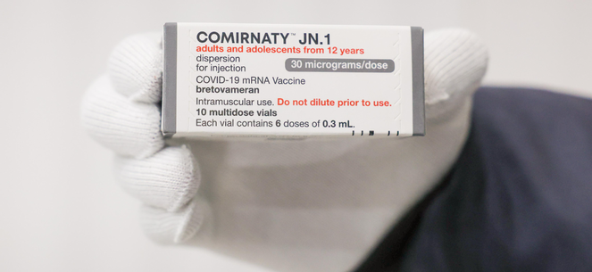 Brasil recebe primeiro lote de 1,3 milhão de doses da vacina atualizada contra a Covid-19 Brasil recebe primeiro lote de 1,3 milhão de doses da vacina atualizada contra a Covid-19