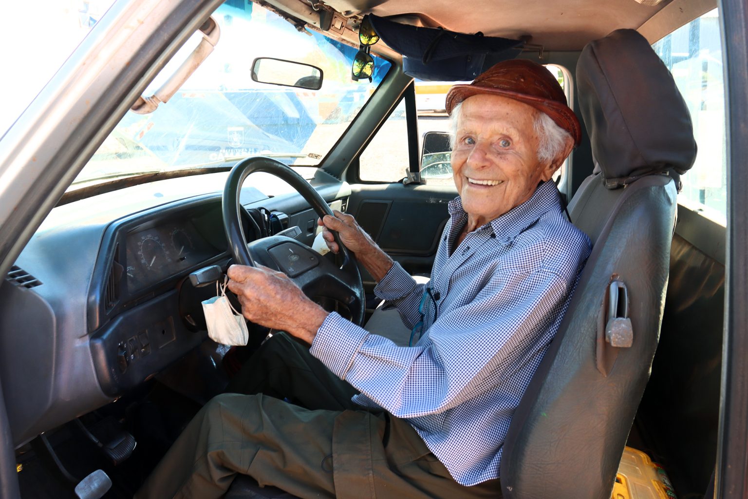 Prestes a completar 102 anos, Ranulfo renovou a CNH em Camapuã: "O importante é eu ter minha vida com liberdade", celebrou Prestes a completar 102 anos, Ranulfo renovou a CNH em Camapuã: "O importante é eu ter minha vida com liberdade", celebrou