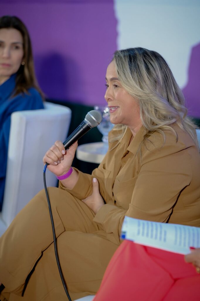 Lia Nogueira relata desafios femininos no cenário político Lia Nogueira relata desafios femininos no cenário político