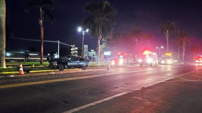 Trevo da BR-163: carreta bate em Kadet e deixa duas vítimas em São Gabriel do Oeste Trevo da BR-163: carreta bate em Kadet e deixa duas vítimas em São Gabriel do Oeste