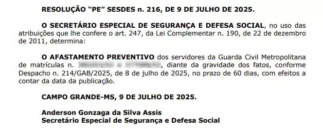 Imobilizado e no chão, jovem é linchado e tem o pescoço apertado pelo pé de guarda municipal Imobilizado e no chão, jovem é linchado e tem o pescoço apertado pelo pé de guarda municipal