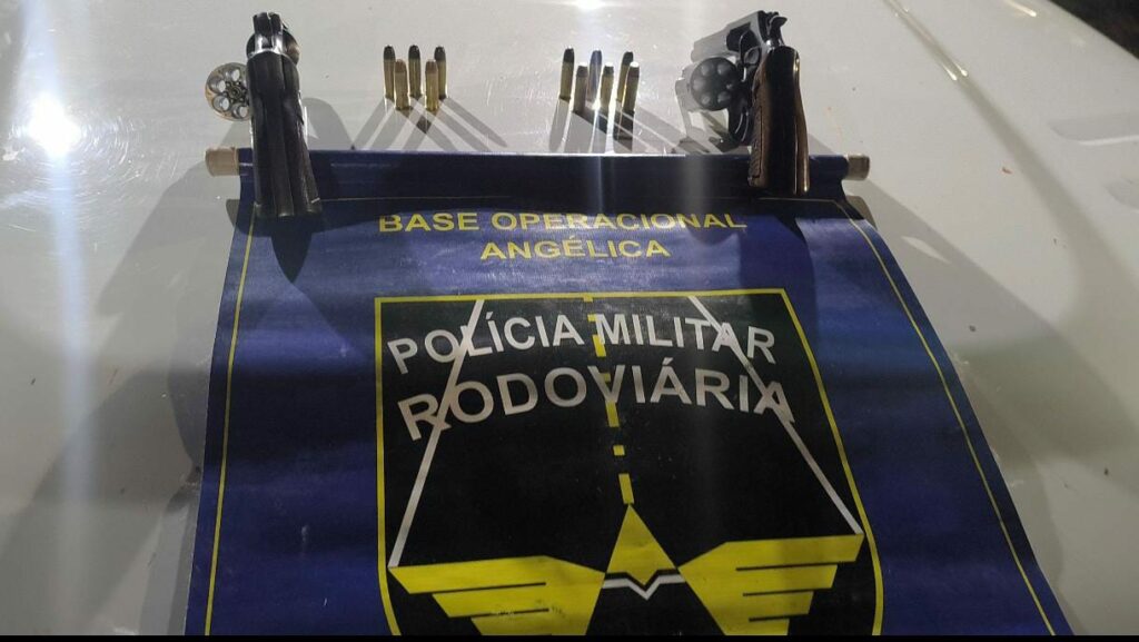 Durante blitz na MS-141, polícia rodoviária descobre sequestro e prende duas pessoas em flagrante Durante blitz na MS-141, polícia rodoviária descobre sequestro e prende duas pessoas em flagrante