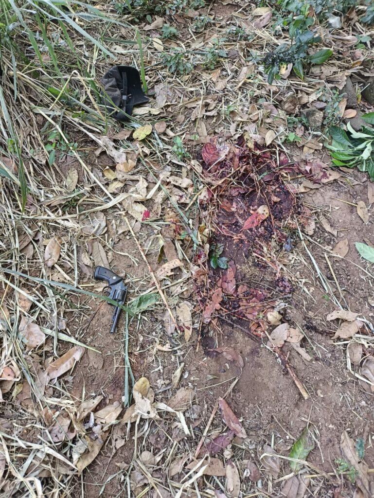 Após denúncia no 181, homem é morto ao atirar contra a PM em Bandeirantes Após denúncia no 181, homem é morto ao atirar contra a PM em Bandeirantes