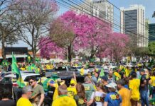 ‘Reaja Brasil’ reúne manifestantes na Praça do Rádio em ato contra STF e governo Lula