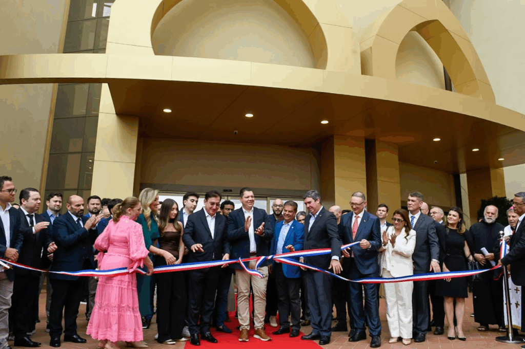 Em inauguração do Shopping Dubai, Eduardo Riedel enaltece parceria com o Paraguai Em inauguração do Shopping Dubai, Eduardo Riedel enaltece parceria com o Paraguai