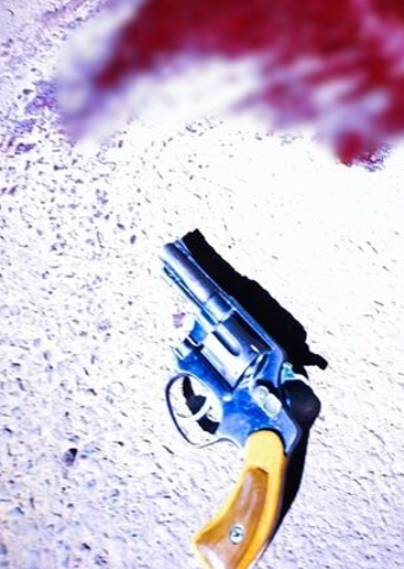 Após ser expulso de festa, homem reage à abordagem policial e acaba morto pela PM Após ser expulso de festa, homem reage à abordagem policial e acaba morto pela PM