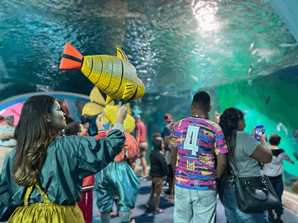Sereia encanta visitantes em ação pelo Dia Mundial da Limpeza no Bioparque Sereia encanta visitantes em ação pelo Dia Mundial da Limpeza no Bioparque
