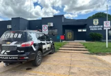 Polícia recolhe corpo de jovem assassinado durante velório em Amambai