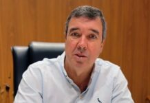 Riedel deixa estado sob comando do vice para apoiar estreia da esposa em maratona