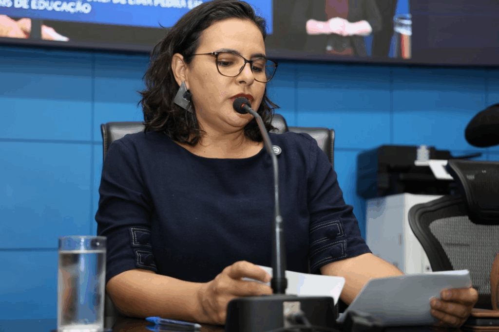 Dia dos Professores: Sessão solene rememora Maria Ildonei e homenageia educadores Dia dos Professores: Sessão solene rememora Maria Ildonei e homenageia educadores