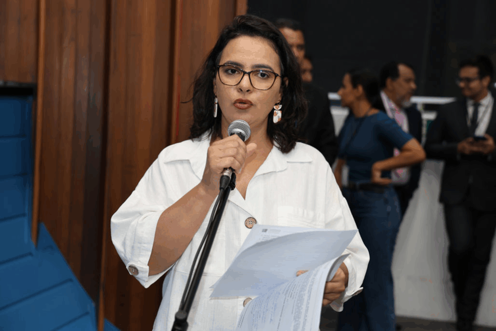 Deputados celebram o Dia do Professor e reforçam valorização da educação Deputados celebram o Dia do Professor e reforçam valorização da educação