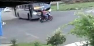 Moto avança preferencial e é atingida por ônibus; piloto e passageira morreram