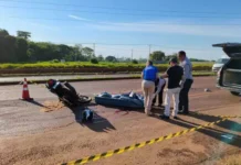 Motociclista morre ao bater em carreta na BR-163, em Dourados