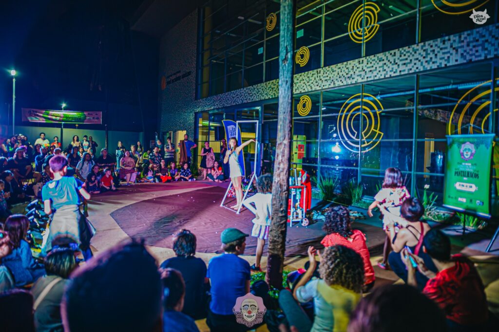 Palhaçaria toma conta de Campo Grande na 9ª edição da Pantalhaç@s Palhaçaria toma conta de Campo Grande na 9ª edição da Pantalhaç@s