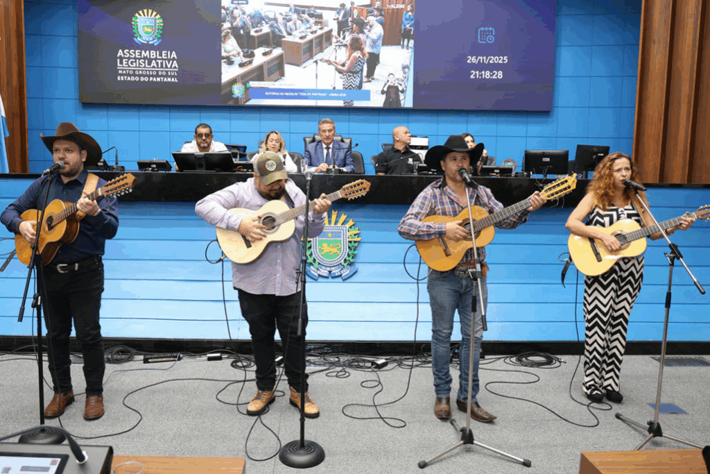 Medalha “Tom do Pantanal - Arara Azul” valoriza talentos que difundem a música de MS