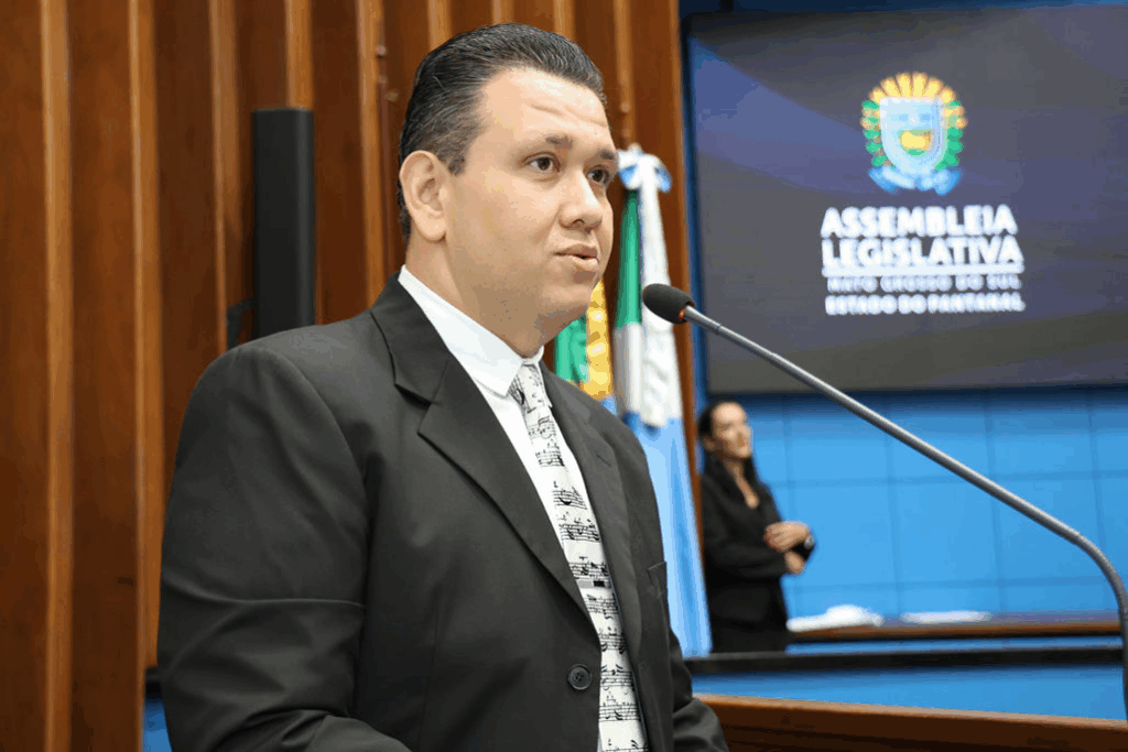 Medalha “Tom do Pantanal - Arara Azul” valoriza talentos que difundem a música de MS