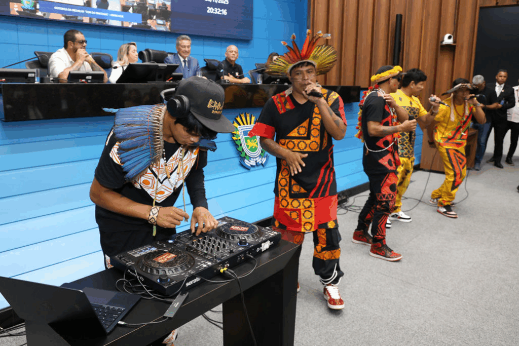 Medalha “Tom do Pantanal - Arara Azul” valoriza talentos que difundem a música de MS