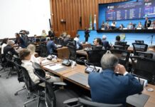 Natal: Gratidão é ressaltada pelos deputados na última sessão plenária de 2025