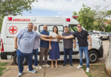 Entrega de ambulância reforça frota de atendimento hospitalar e transferências em Corumbá