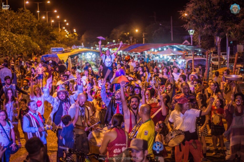 Palhasseata leva música, poesia e riso às ruas da Orla Morena neste domingo na 9ª Pantalhaç@s