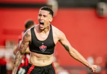 Vitória vence São Paulo e garante permanência na Série A do Brasileirão