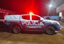 Adolescente é ameaçada com faca e estuprada no banheiro de conveniência