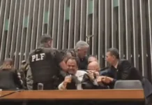 Vídeo: deputado Glauber Braga é retirado à força após ocupar mesa da Câmara