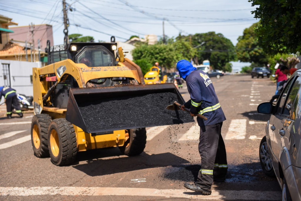 Vídeos de buracos nas ruas da Capital pipocam nas redes sociais dias antes do vencimento do IPTU Vídeos de buracos nas ruas da Capital pipocam nas redes sociais dias antes do vencimento do IPTU