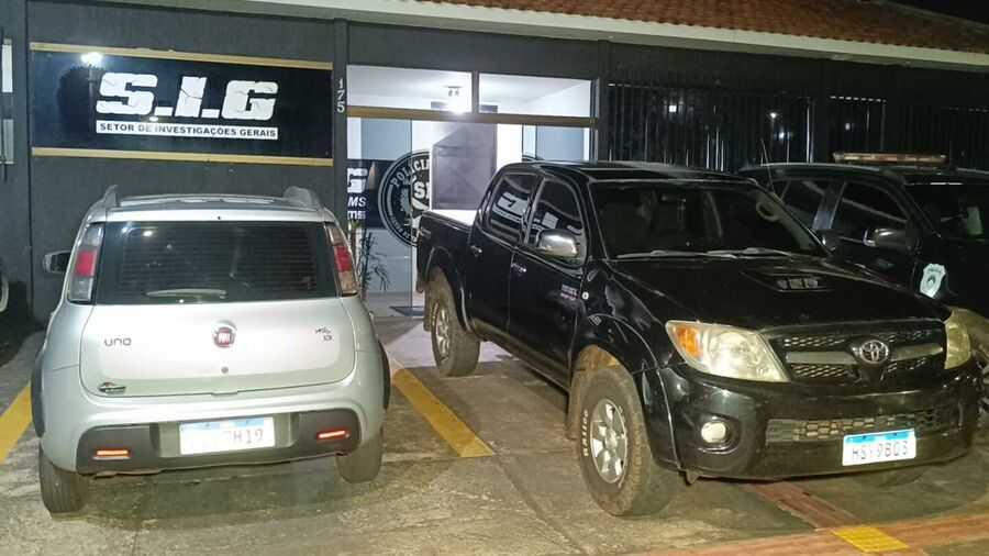 Polícia intercepta caminhonete com 150 tabletes de cocaína em Dourados Polícia intercepta caminhonete com 150 tabletes de cocaína em Dourados