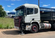 Motociclista morre ao se chocar com carreta no anel viário de Três Lagoas