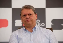 Após ofensiva dos EUA, Tarcísio critica Lula e diz que “ditadura não cai da noite para o dia”
